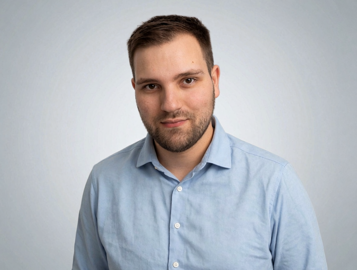Max Hirt im hellblauen Hemd